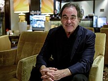 Стоун раскритиковал американские СМИ за "антироссийскую одержимость"
