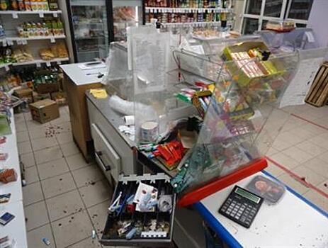 В Новокуйбышевске рецидивист порезал лицо продавщице и украл деньги из кассы