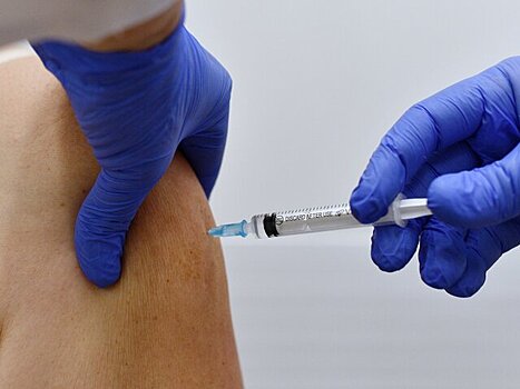 Онколог заявила, что прививка от COVID-19 при заболевании крови не всегда защищает