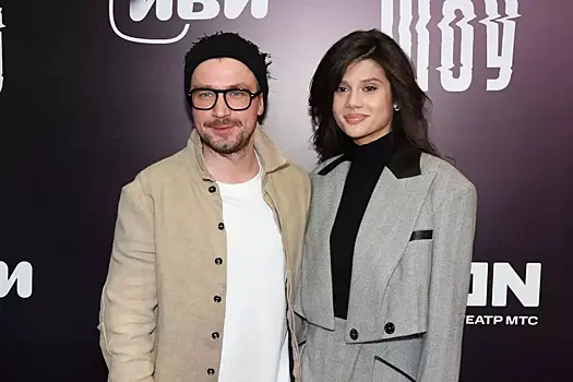 Стройная и женственная: молодая жена Петрова показала фото в купальнике