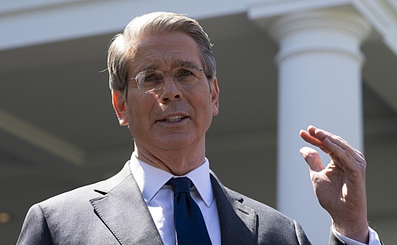 Бессент: США обеспокоены закупками Китаем иранской нефти