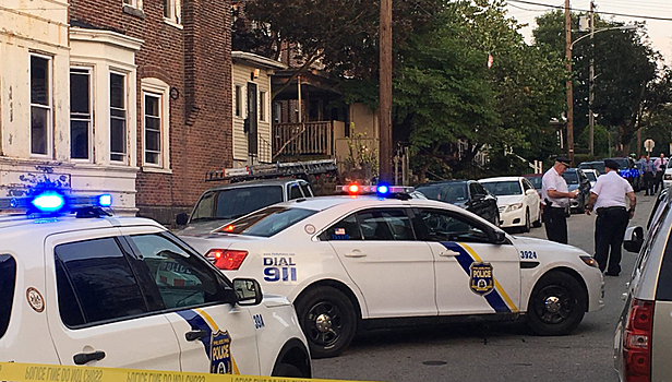 В Филадельфии неизвестный водитель сбил группу людей, шесть человек пострадали