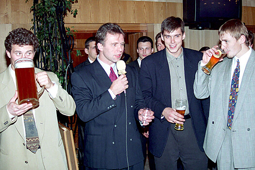 Сколько зарабатывали русские игроки в НХЛ в 1990-х: Фёдоров, Буре, Могильный, Ларионов