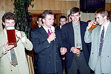 Сколько зарабатывали русские игроки в НХЛ в 1990-х: Фёдоров, Буре, Могильный, Ларионов