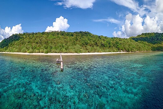 Два индонезийских острова оказались под водой