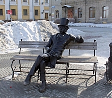 Он не пропал, а переехал: стало известно, куда делался памятник Пушкину на Кировке