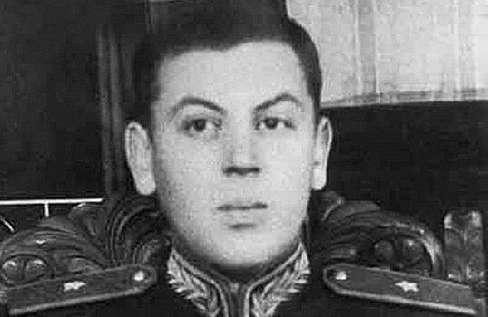 Почему младшего сына Сталина тайно перезахоронили