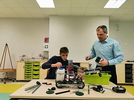 Команда школы №1392 имени Дмитрия Рябинкина из Десеновского приняла участие в фестивале робототехники