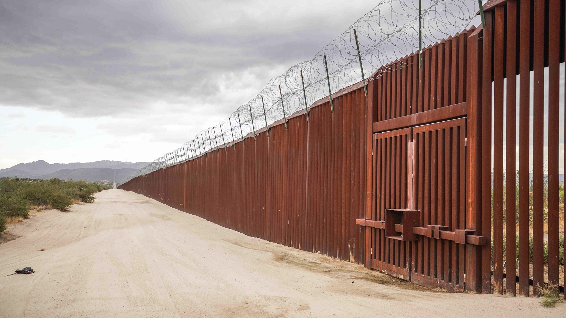 Конгрессмен: число незаконных переходов границы США снизилось на 95% при Трампе