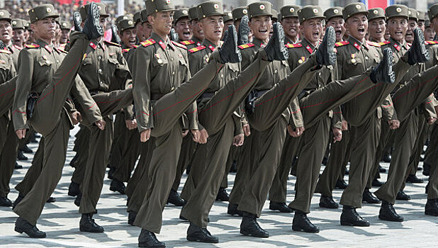 Иностранные военные пройдут на параде Победы в Москве под "Катюшу"