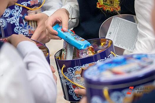 Алтайская колония потратит на подарки для детей меньше полумиллиона