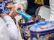 Алтайская колония потратит на подарки для детей меньше полумиллиона