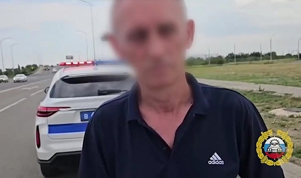 В волгоградском аэропорту задержали водителя иномарки с подложными номерами