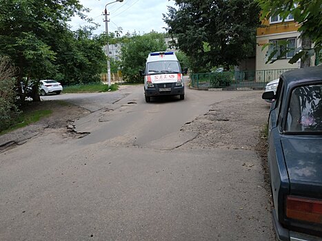На дороге под Чеховом под колёсами «Мерседеса» погиб пешеход