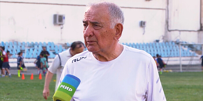 Игравший за «Памир» профессор университета отметил 86-летие футбольным матчем
