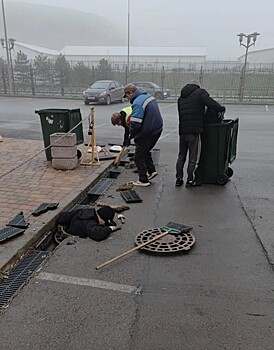 В Левобережном парке в Ростове прочистили ливневки и канализацию