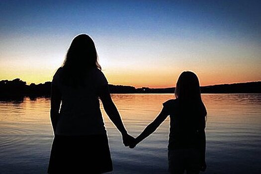 Украденная при рождении женщина воссоединилась с семьей