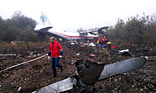 Четверо погибших: Самолет сел возле кладбища