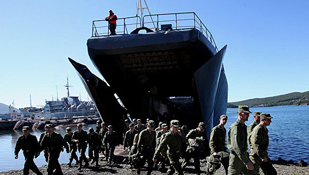 Большой десантный корабль РФ сел на мель