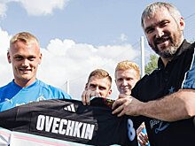 Овечкин позвонил Тюкавину и поддержал его после травмы. Форвард «Динамо» порвал «кресты» и выбыл на полгода