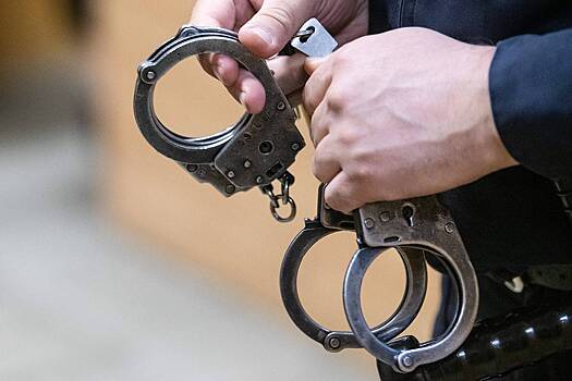 Мужчина попросил о помощи в поисках жены и сам оказался за решеткой