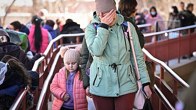 «Мы больше не можем их принимать» Страны ЕС отменяют льготы для украинских беженцев. Почему терпение европейцев лопнуло?