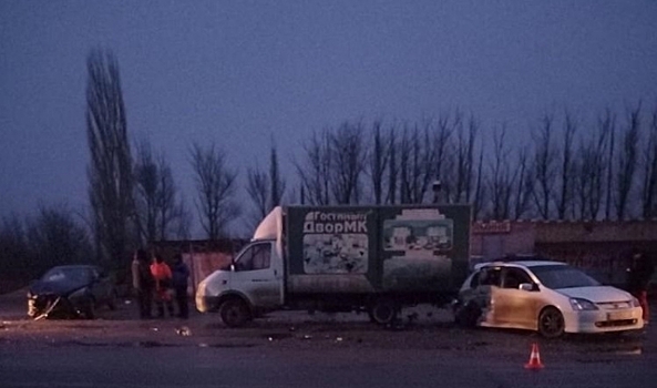 В массовой аварии под Волгоградом пострадали двое детей и трое взрослых
