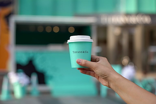 Завтрак у Тиффани: Tiffany & Co забрендировала пекарню в Сингапуре