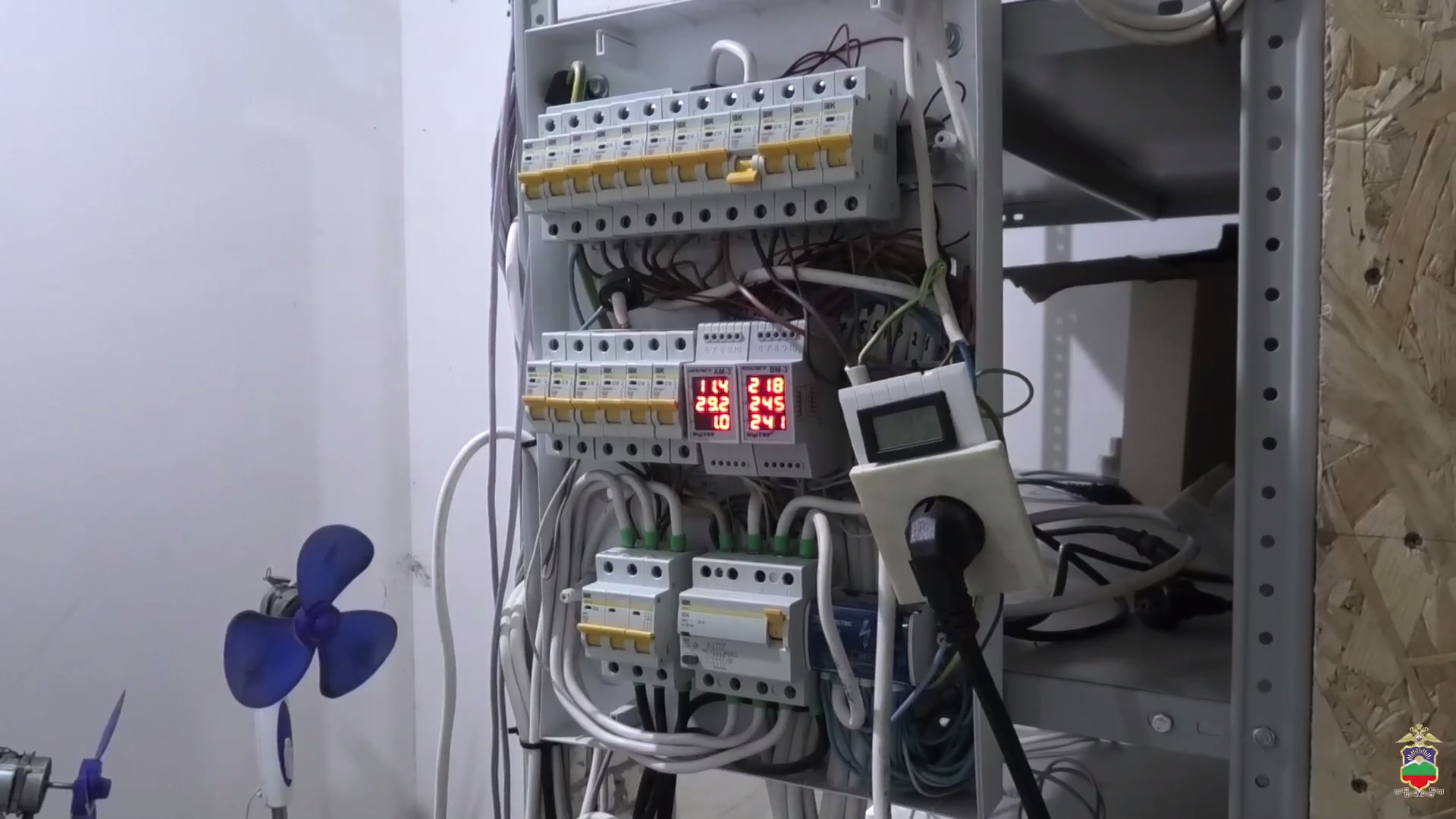 В Карачаево-Черкесии полицией выявлено незаконное подключение к электросетям для добычи криптовалюты