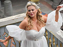 Певица Анна Семенович заявила, что поженила 12 пар