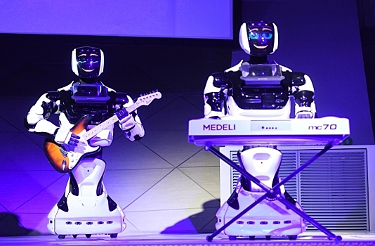 Нейросеть и умершие музыканты: Юрист объяснил, как защитить музыку от ИИ