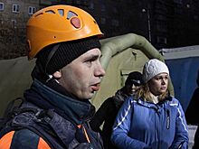 Зиничев наградил спасателя, доставшего младенца из завалов в Магнитогорске