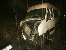 Самосвал снес остановившуюся рядом с местом ДТП маршрутку