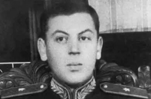 Почему последнюю жену Василия Сталина считали агентом КГБ