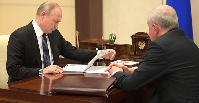 Путину доложили о поступлении свыше 4 трлн руб налогов за 9 месяцев