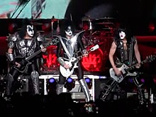 Легендарная группа KISS дала прощальный концерт в Москве