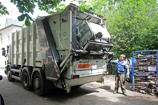 В Пятигорске начали работу мусоровозы с ГЛОНАСС