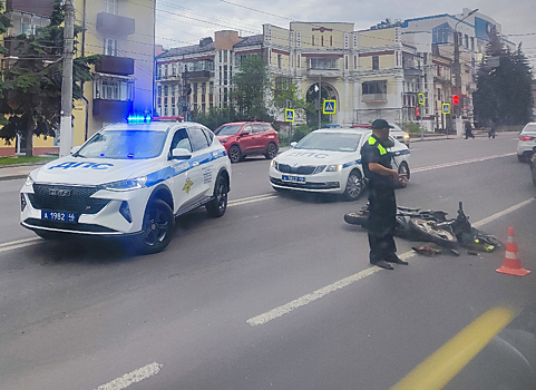 Вечером в Курске на улице Дзержинского произошло тройное ДТП