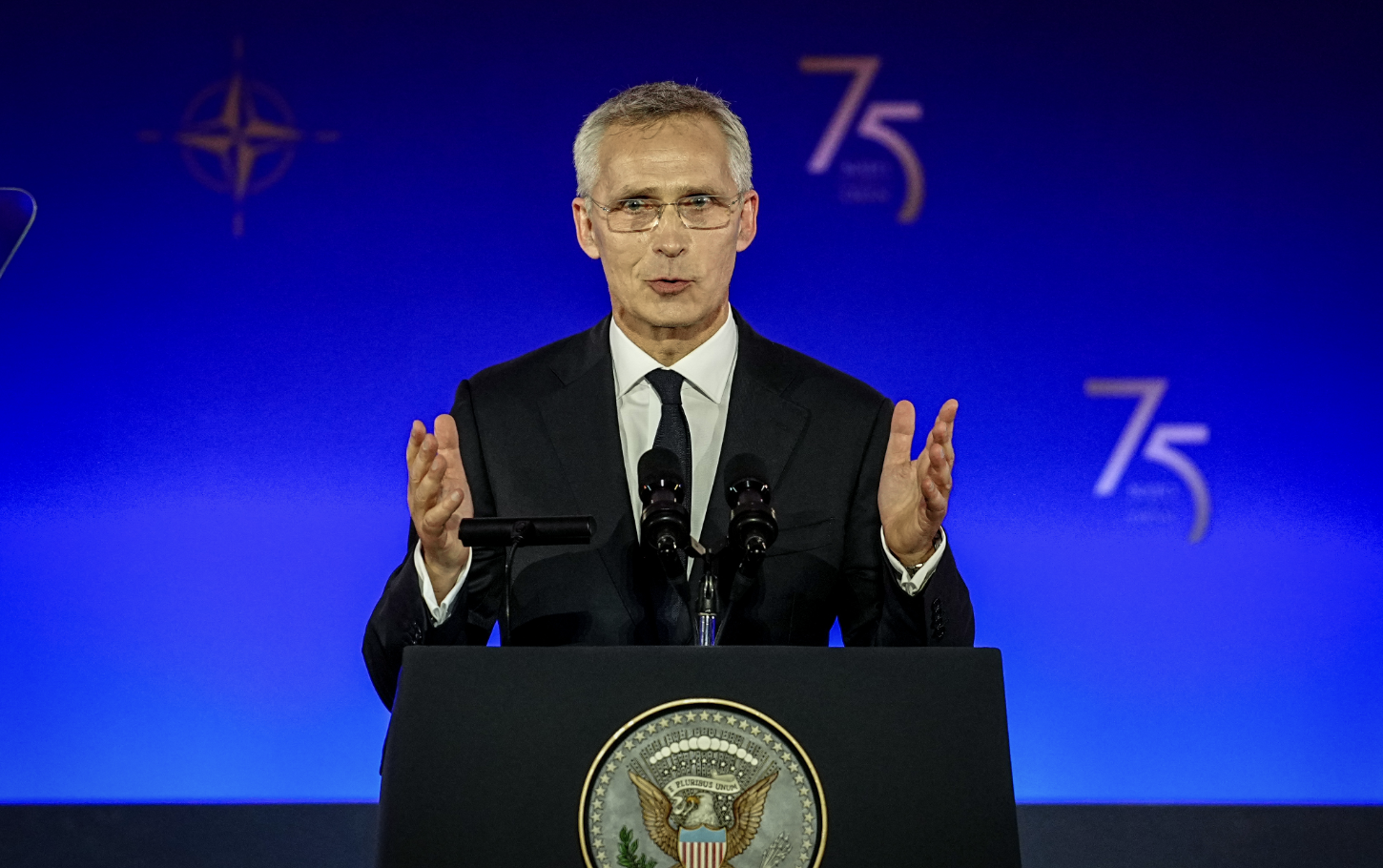 Столтенберг: НАТО не видит военной угрозы со стороны России