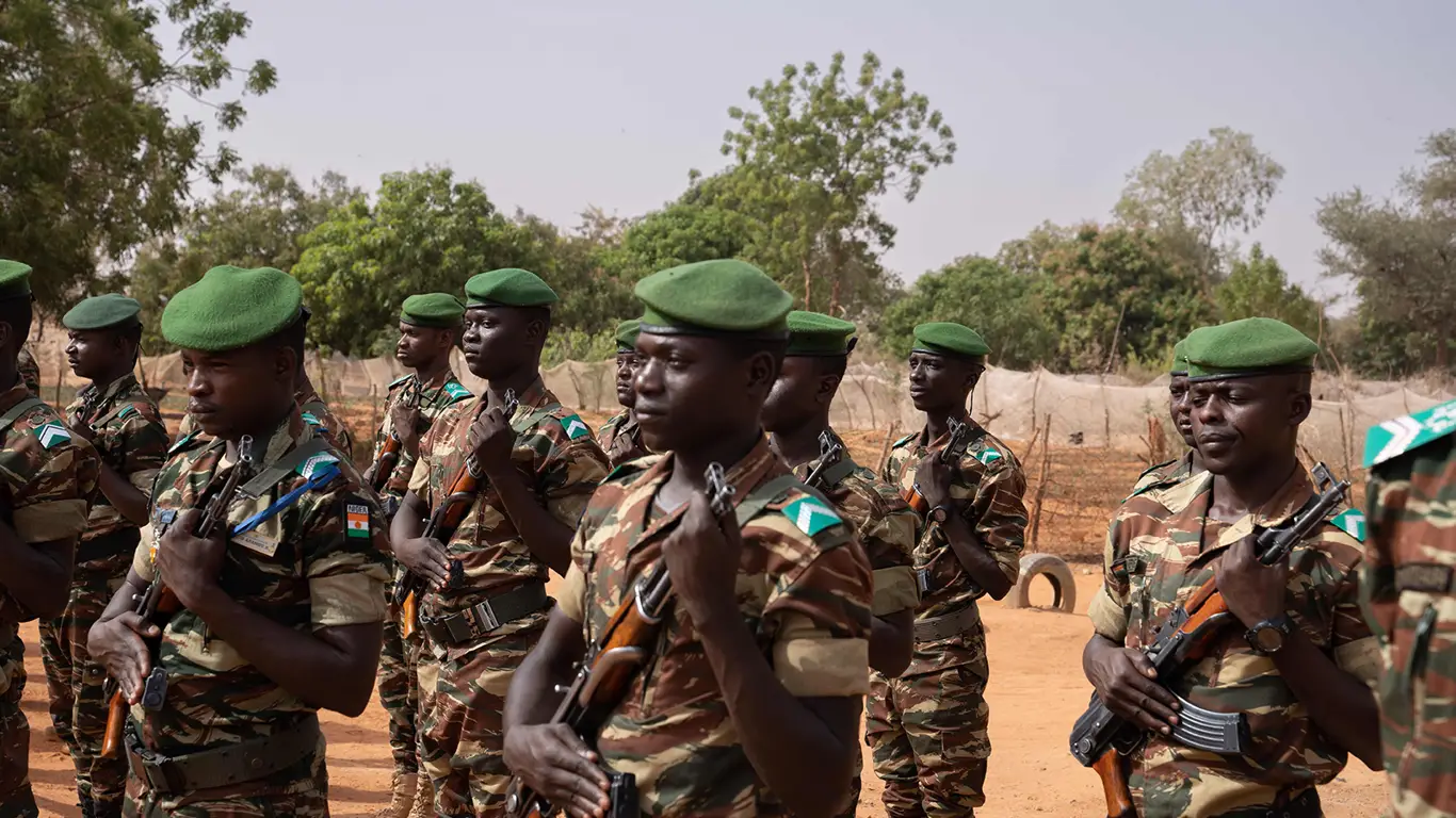 Мятежники в Нигере перебрасывают силы к границе с Нигерией