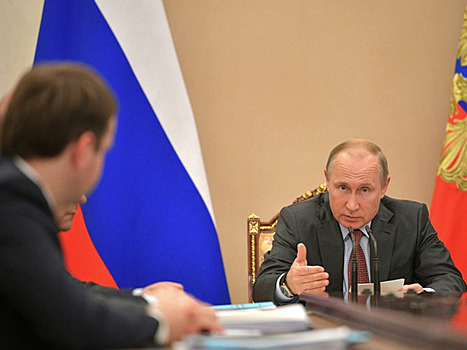 Bloomberg: Путин перераспределяет финансы, пытаясь запустить заглохшую экономику
