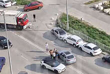 Пять автомобилей столкнулись в Екатеринбурге