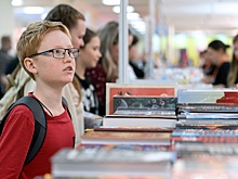 Леонид Рожников: Ребенок выберет бумажную, а не электронную книгу "Колобок"