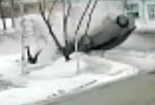 Сбившего двух женщин за рулем авто пьяного россиянина сняли на видео