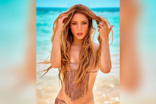 Певица Шакира снялась в купальнике на пляже