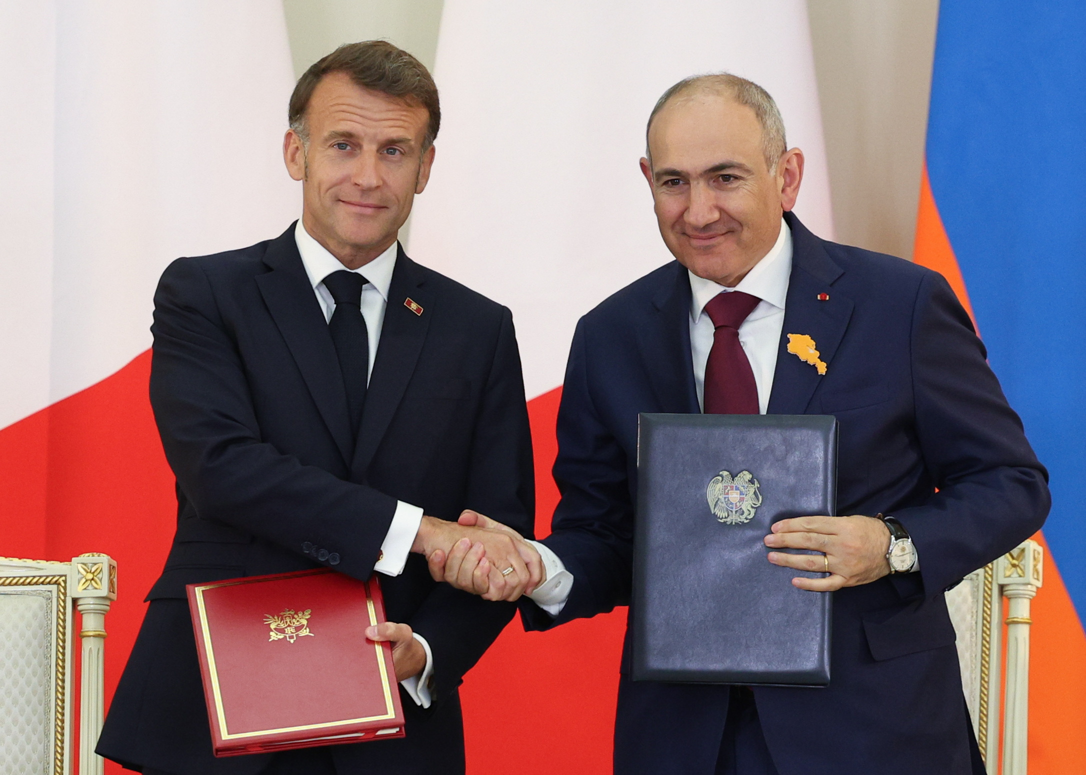 Пашинян и Макрон подписали декларацию о стратегическом партнерстве Армении и Франции