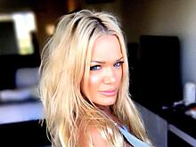 «Самая сексуальная бабушка в мире» похвасталась аппетитными формами