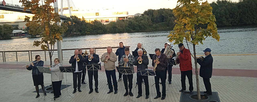 В Красногорске провели программу «Осенний вечер у реки»