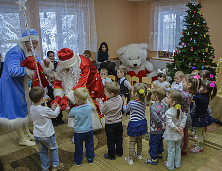 Сотрудники Управления по работе с личным составом в Ивановской области поздравили детей с Новым годом
