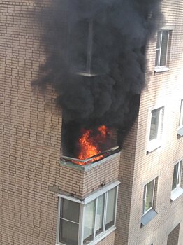 Балкон загорелся в квартире под Петербургом